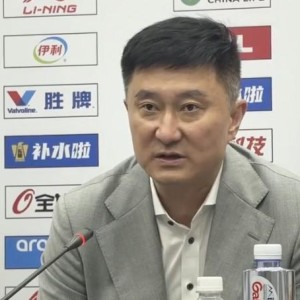杜锋：球队现在很困难，徐杰和胡明轩身体不适依然坚持了下来
